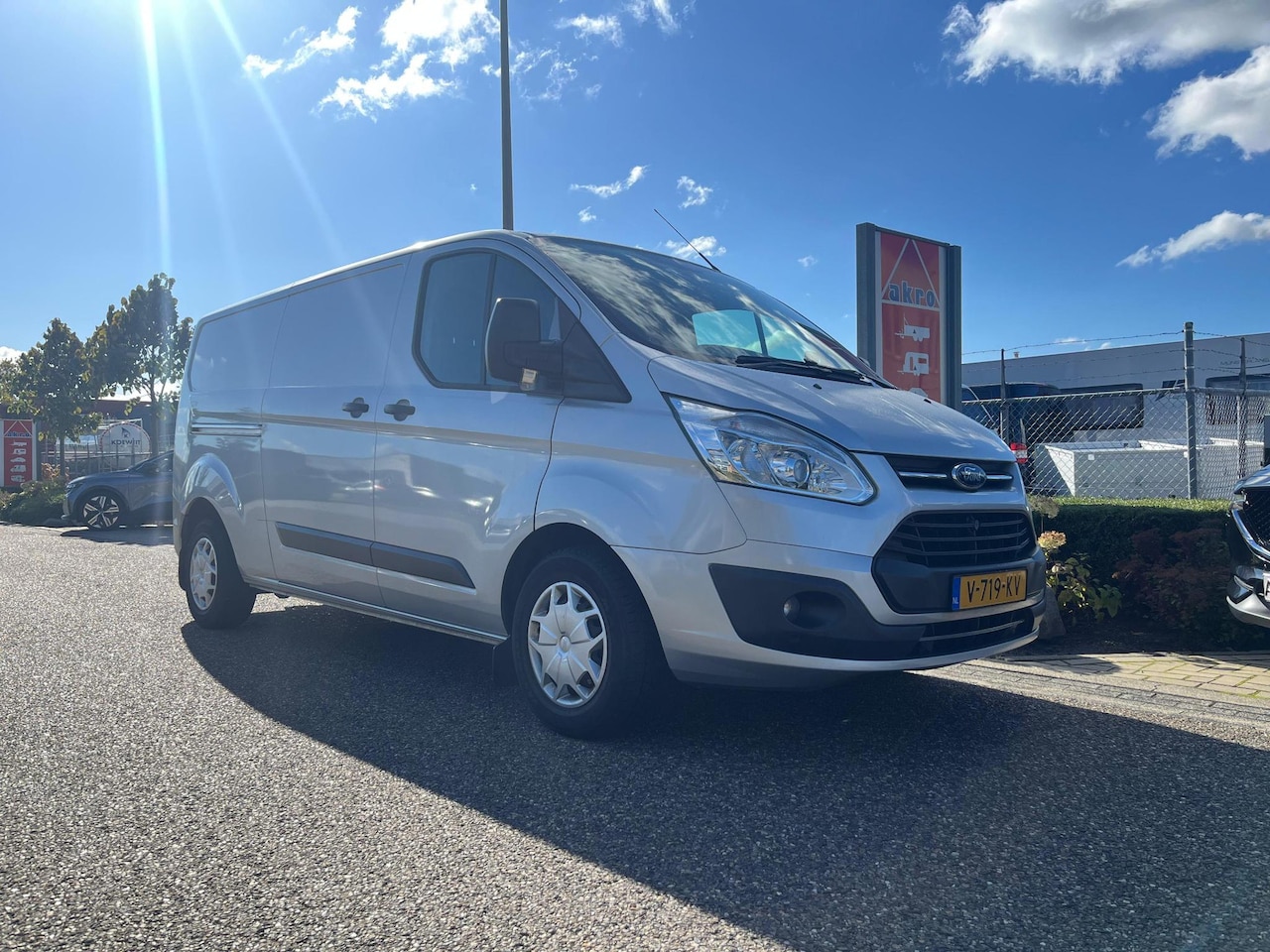 Ford Transit Custom - 290 2.0 TDCI L2H1 Trend | Dubbele schuifdeuren | BWI | Betimmering | Trekhaak | PDC | Crui - AutoWereld.nl