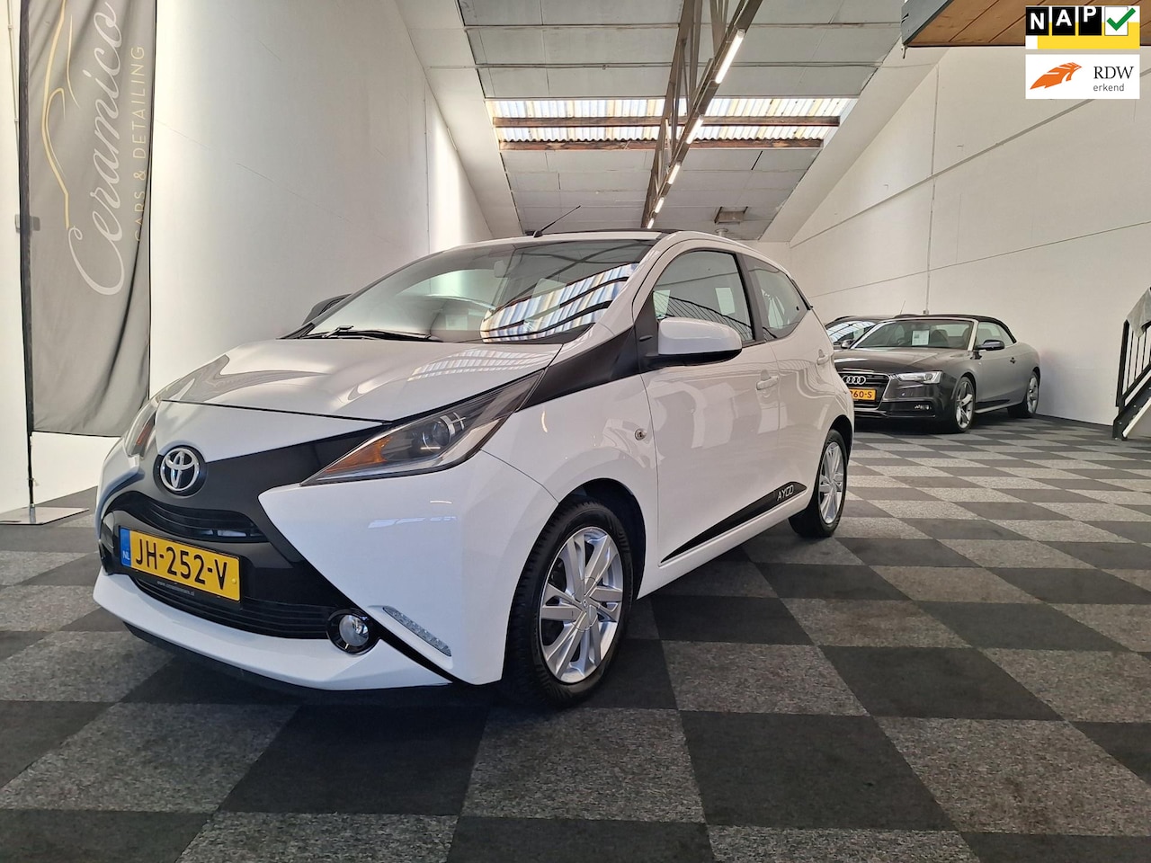 Toyota Aygo - 2016. Cabriolet, Navi, Full Opties. 87.000 km NAP. - AutoWereld.nl