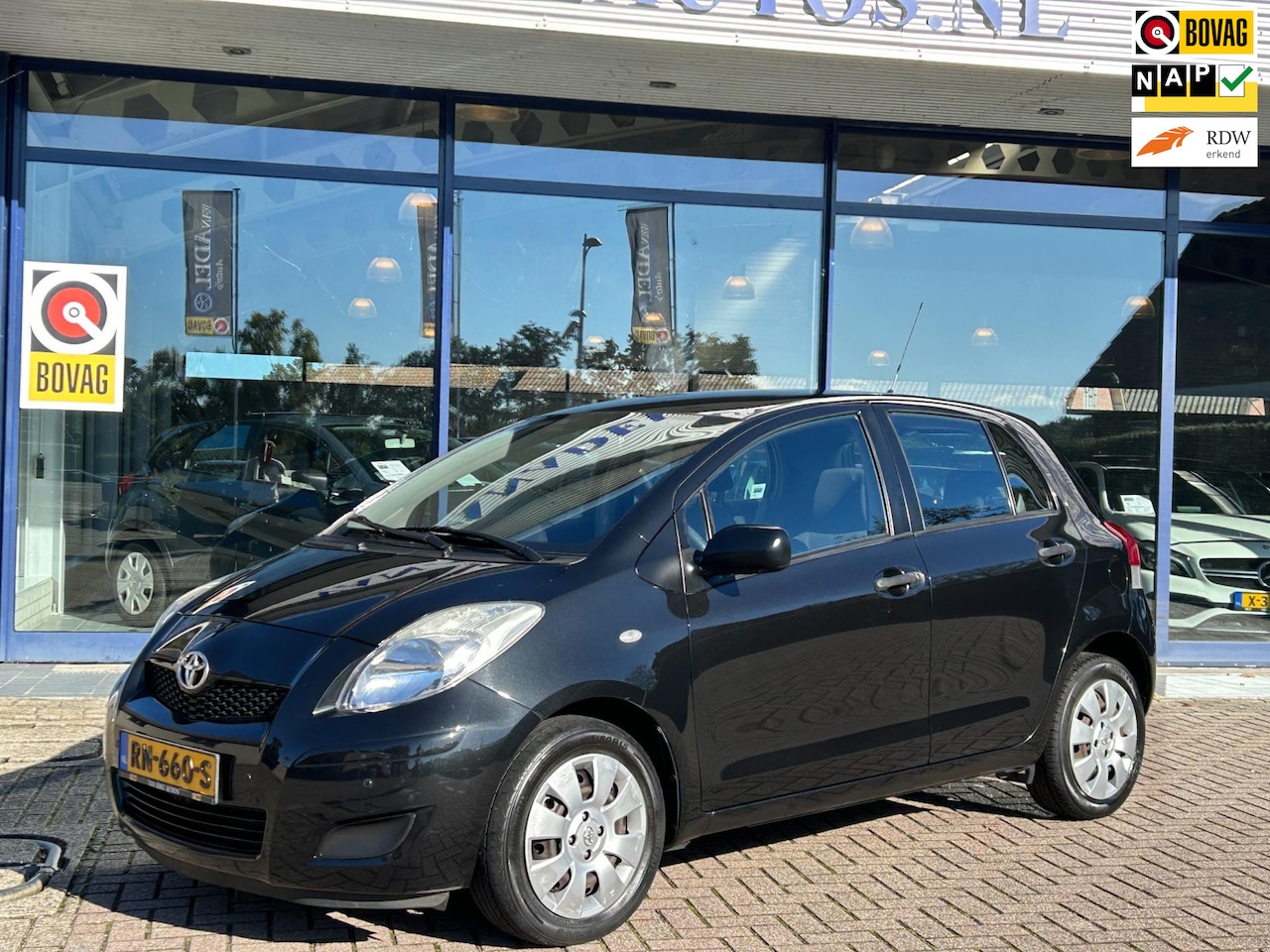 Toyota Yaris - 1.3 VVTi Cool 5Drs Airco Park.Sens Elek.Pakket Isofix Audio-CD Zeer Nette Staat! - AutoWereld.nl