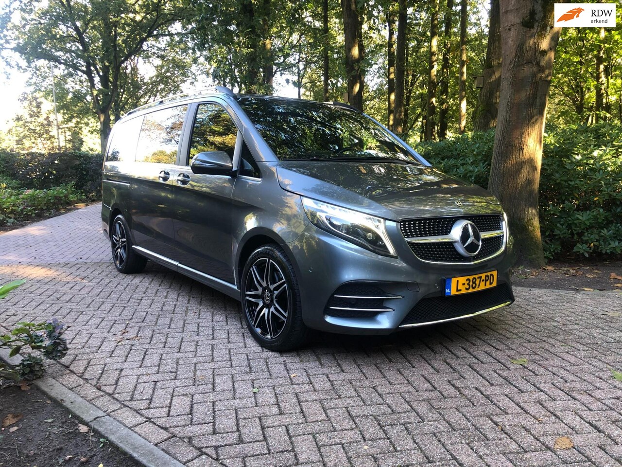 Mercedes-Benz V-klasse - VIP V300 D 7 zitter AmgLine Burmester Full Options - AutoWereld.nl