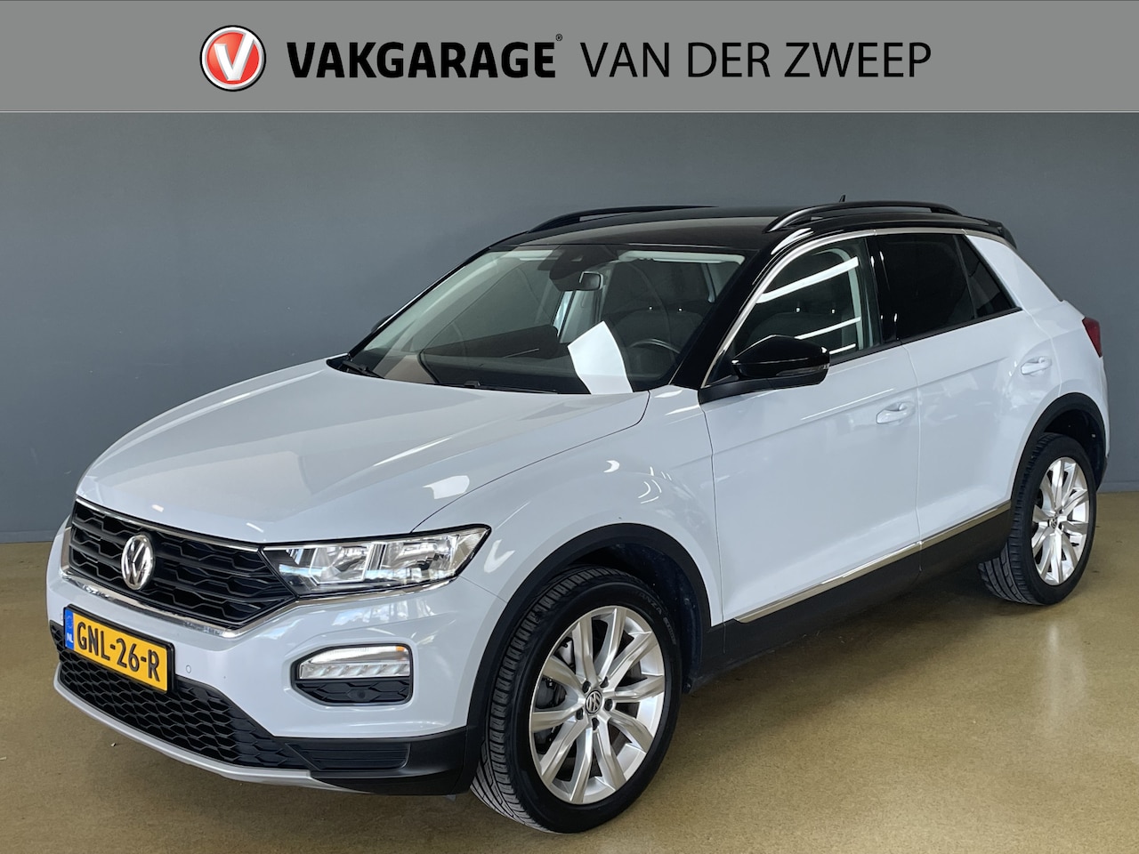 Volkswagen T-Roc - 1.0 TSI Sport | Adaptive Cruise | Navi - AutoWereld.nl