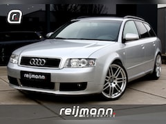 Audi A4 Avant - 2.4 V6 MT 2 x S-Line | 19" RS4 | Stoelverwarming | Trekhaak