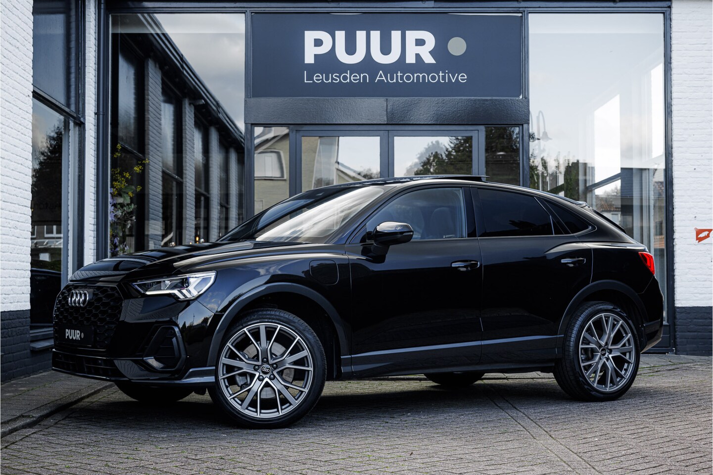 Audi Q3 Sportback - 45 TFSI e Edition Pano - Alcantara - Sport - 20" inch - BTW - AutoWereld.nl