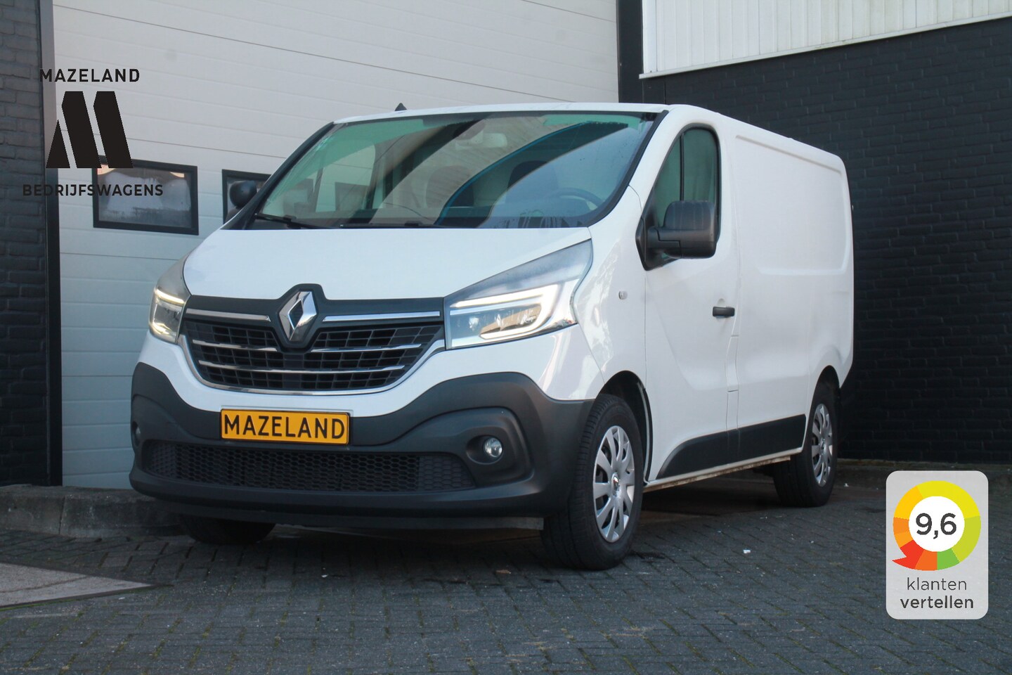 Renault Trafic - 1.6 dCi EURO 6 - Airco - PDC - Trekhaak - € 13.499,- Excl. - AutoWereld.nl