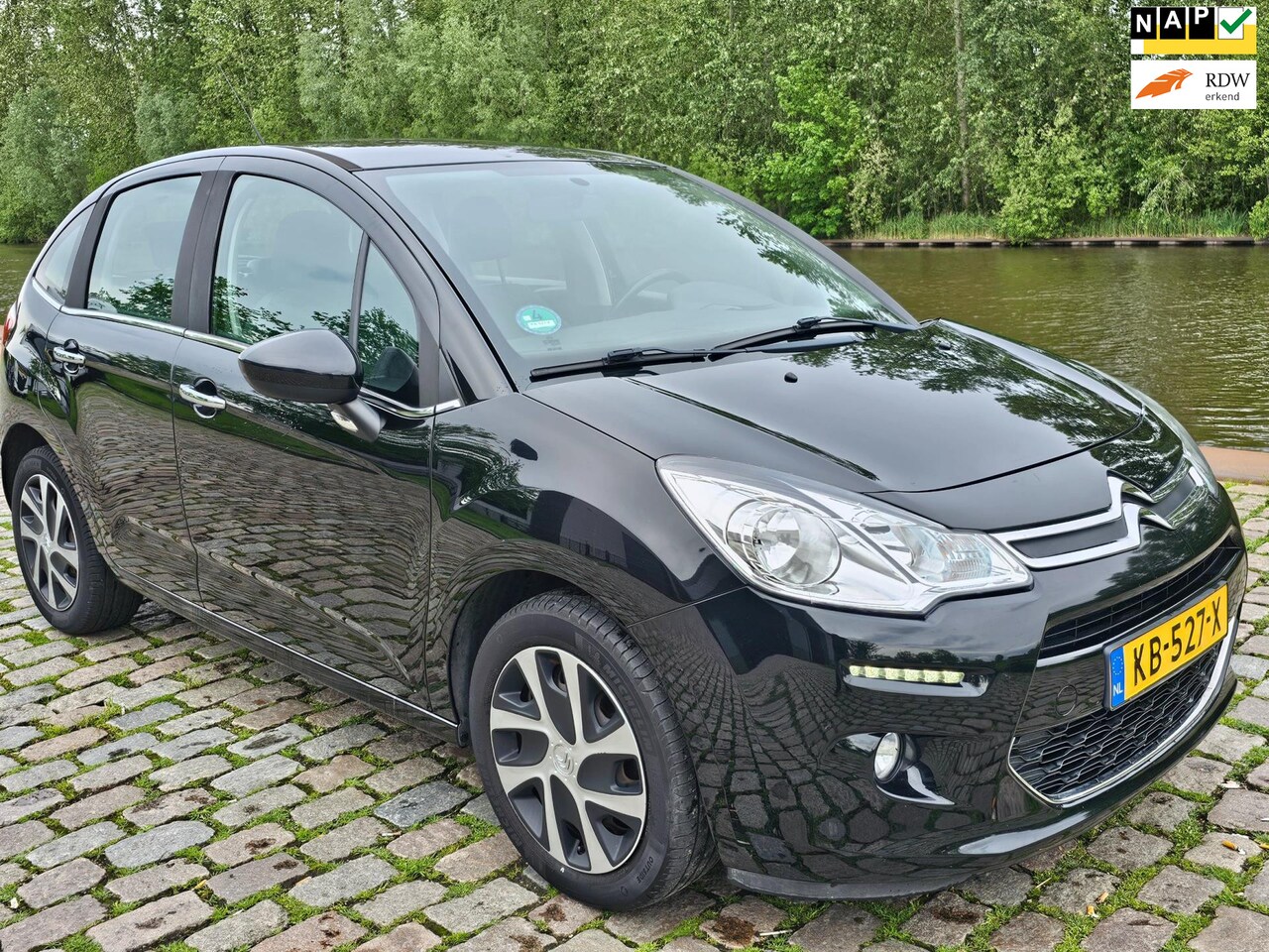 Citroën C3 - 1.2 PureTech Selection dealer onderhouden navigatie cruis control airco parkeer sensor tre - AutoWereld.nl