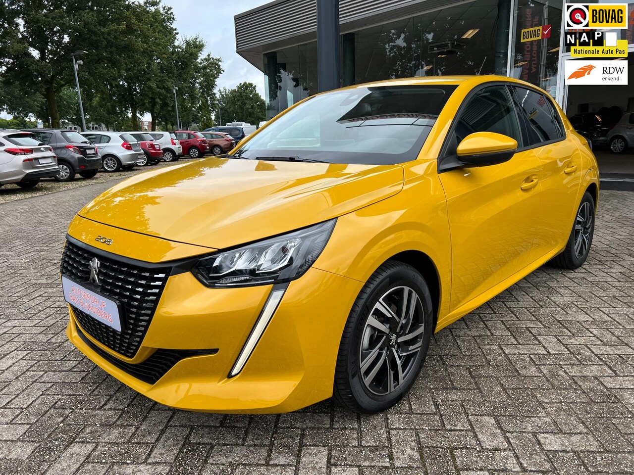 Peugeot 208 - 1.2 100 PK! , Allure, Apple carplay, LED, Bluetooth, etc - AutoWereld.nl