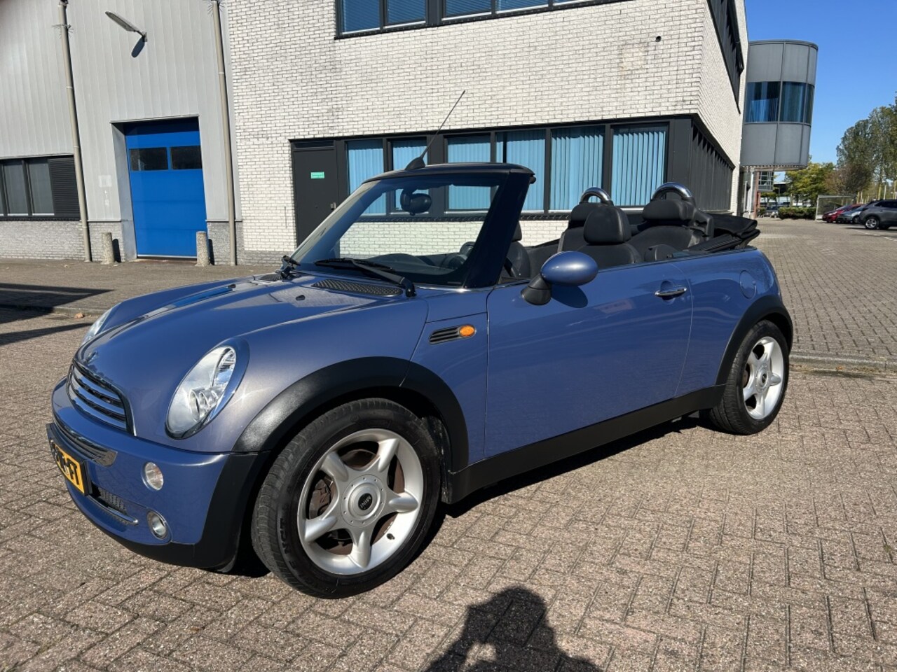 MINI Cabrio - Mini 1.6 Cooper Chili 1eEIG/AIRCO/PDC/NAP! - AutoWereld.nl