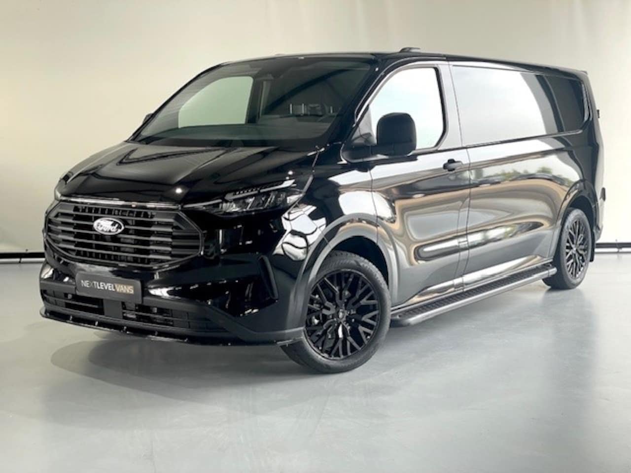 Ford Transit Custom - 300 2.0 TDCI L2H1 136 PK PACK PREMIUM ADAPTIVE CRUISE / Camera / Navi - AutoWereld.nl