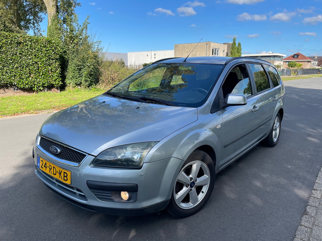 Ford Focus Wagon - 1.6-16V NAP/AIRCO/APK 6-2025 - AutoWereld.nl