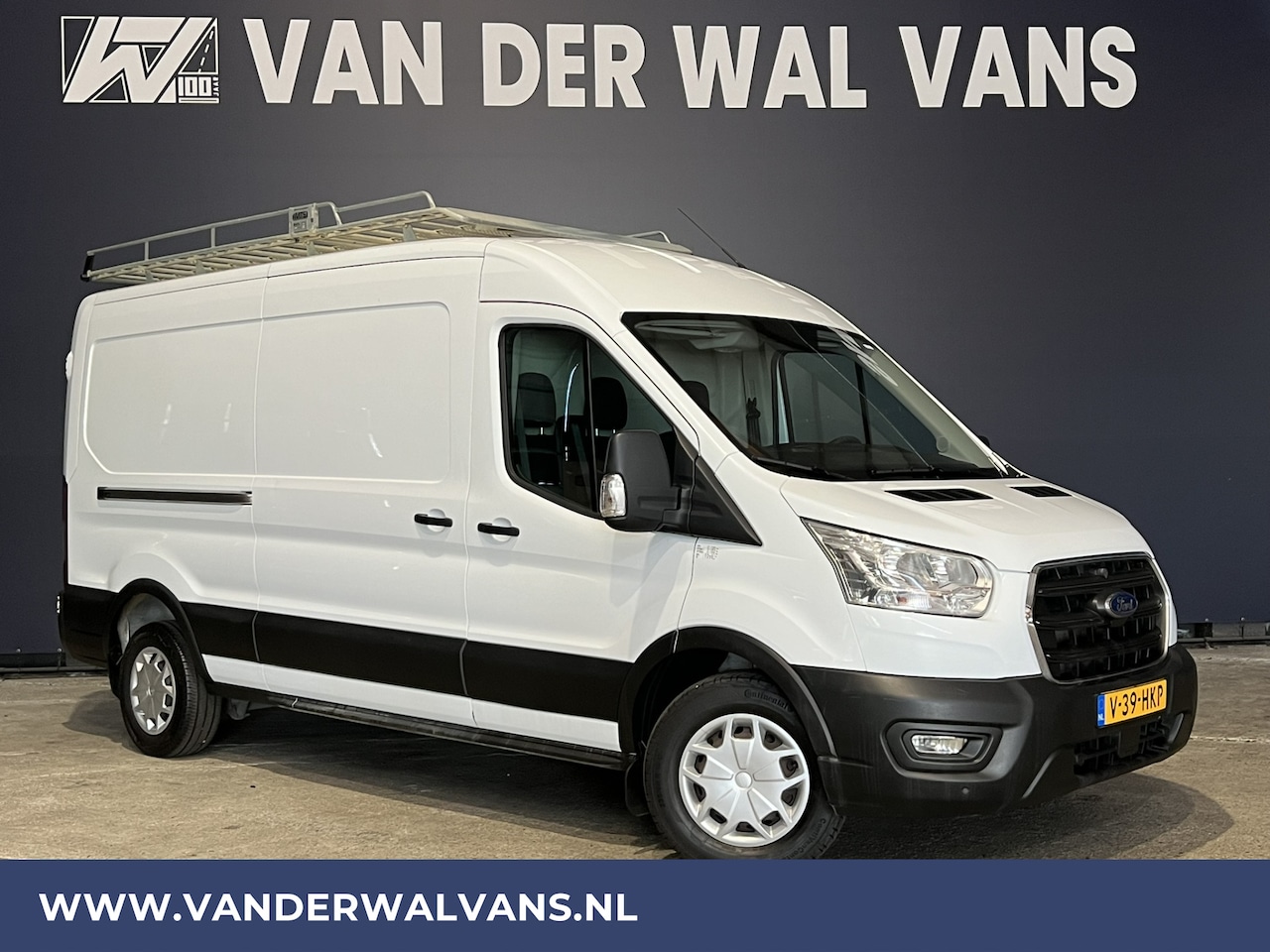 Ford Transit - 2.0 TDCI 131pk L3H2 Euro6 Airco | Trekhaak | Imperiaal | Cruisecontrol LED, Trap, Parkeers - AutoWereld.nl