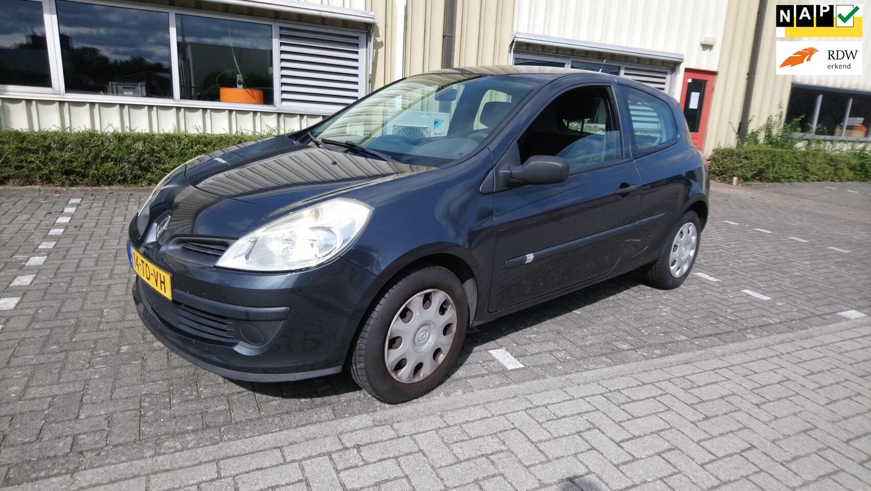 Renault Clio - 1.2-16V Dynamique Comfort 1.2-16V Dynamique Comfort - AutoWereld.nl