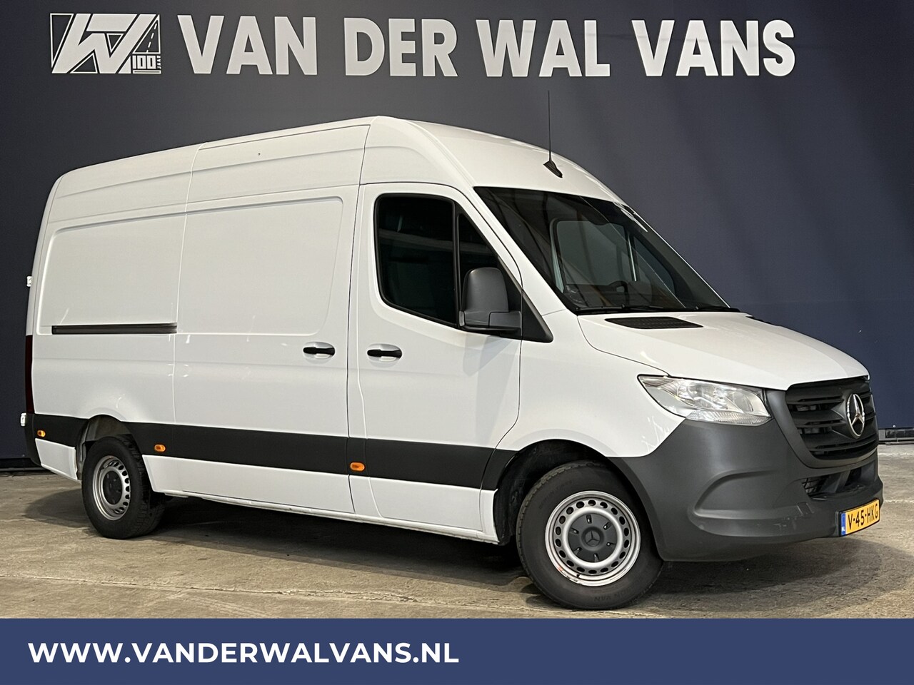 Mercedes-Benz Sprinter - 317 CDI 170pk L2H2 Euro6 *** Airco | Camera | Apple Carplay | Android Auto Stoelverwarming - AutoWereld.nl