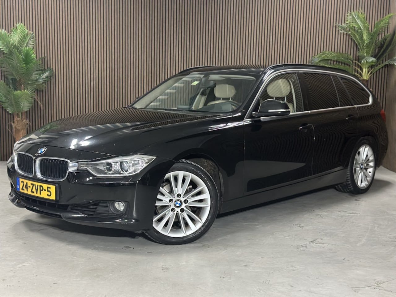 BMW 3-serie Touring - 320i Upgrade Edition 320i Upgrade Edition - AutoWereld.nl