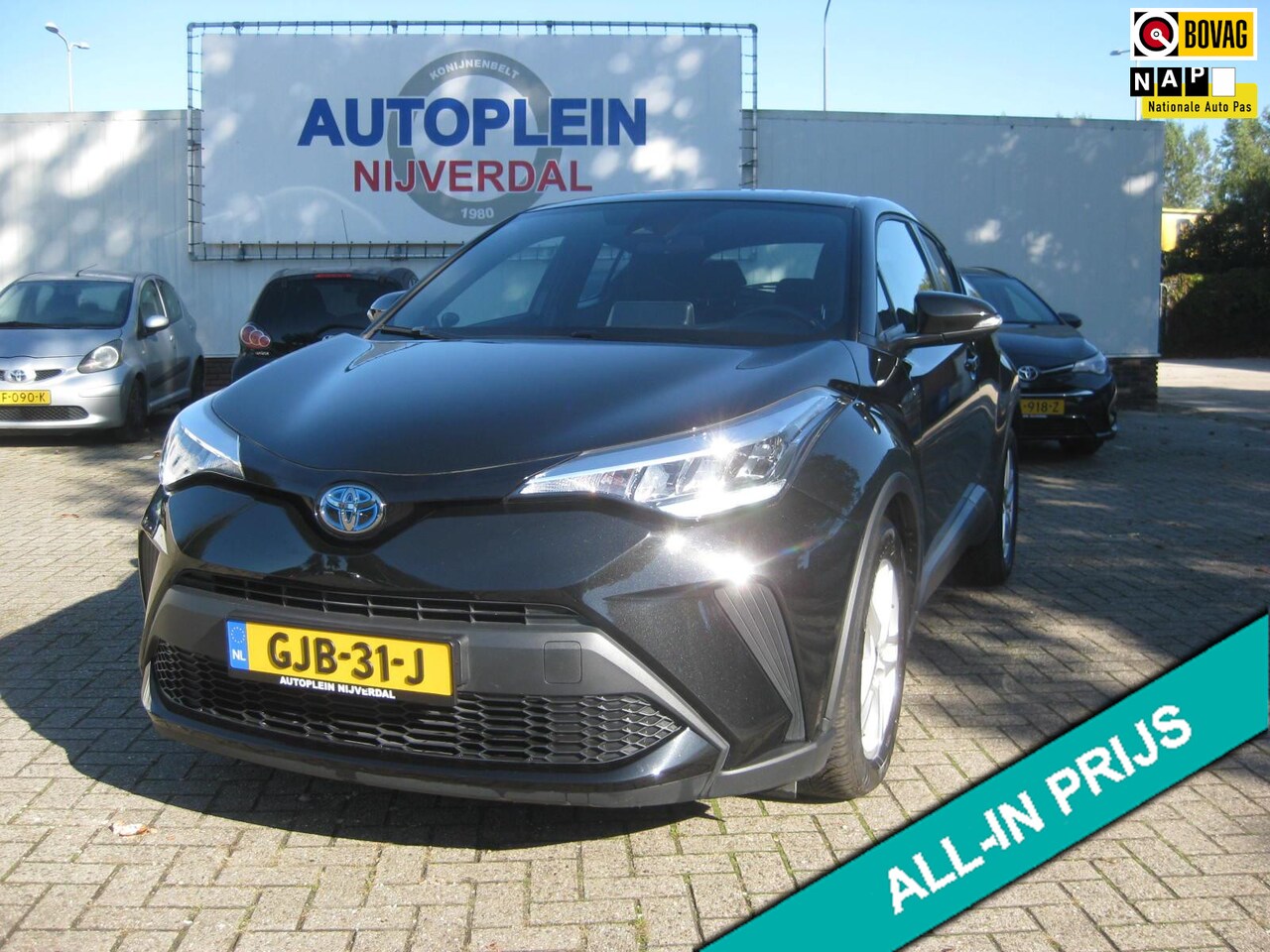 Toyota C-HR - 1.8 Hybrid Business nette C-HR met navigatie,cruise control,achteruitrijcamera en all-seas - AutoWereld.nl