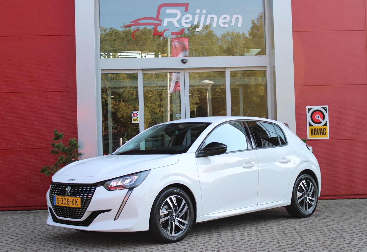 Peugeot 208 - 1.2 100PK ALLURE | APPLE CARPLAY/ANDROID AUTO | DAB+ RADIO | CLIMATE CONTROL | LICHTMETALE - AutoWereld.nl