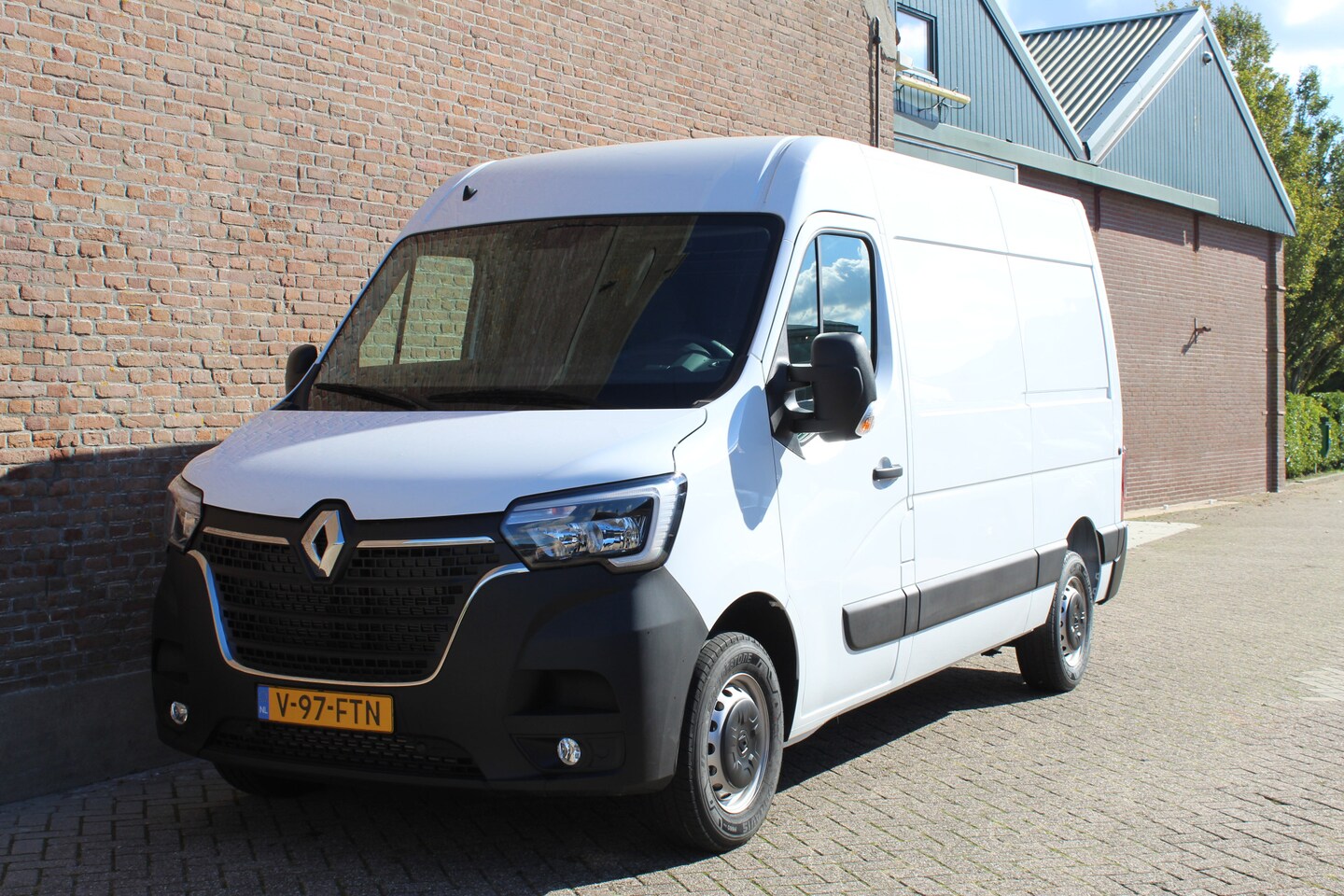 Renault Master - T35 2.3 dCi 150 L2H2 Energy Comfort - Pack MediaNav Evolution DAB / Pack Driving / Middena - AutoWereld.nl