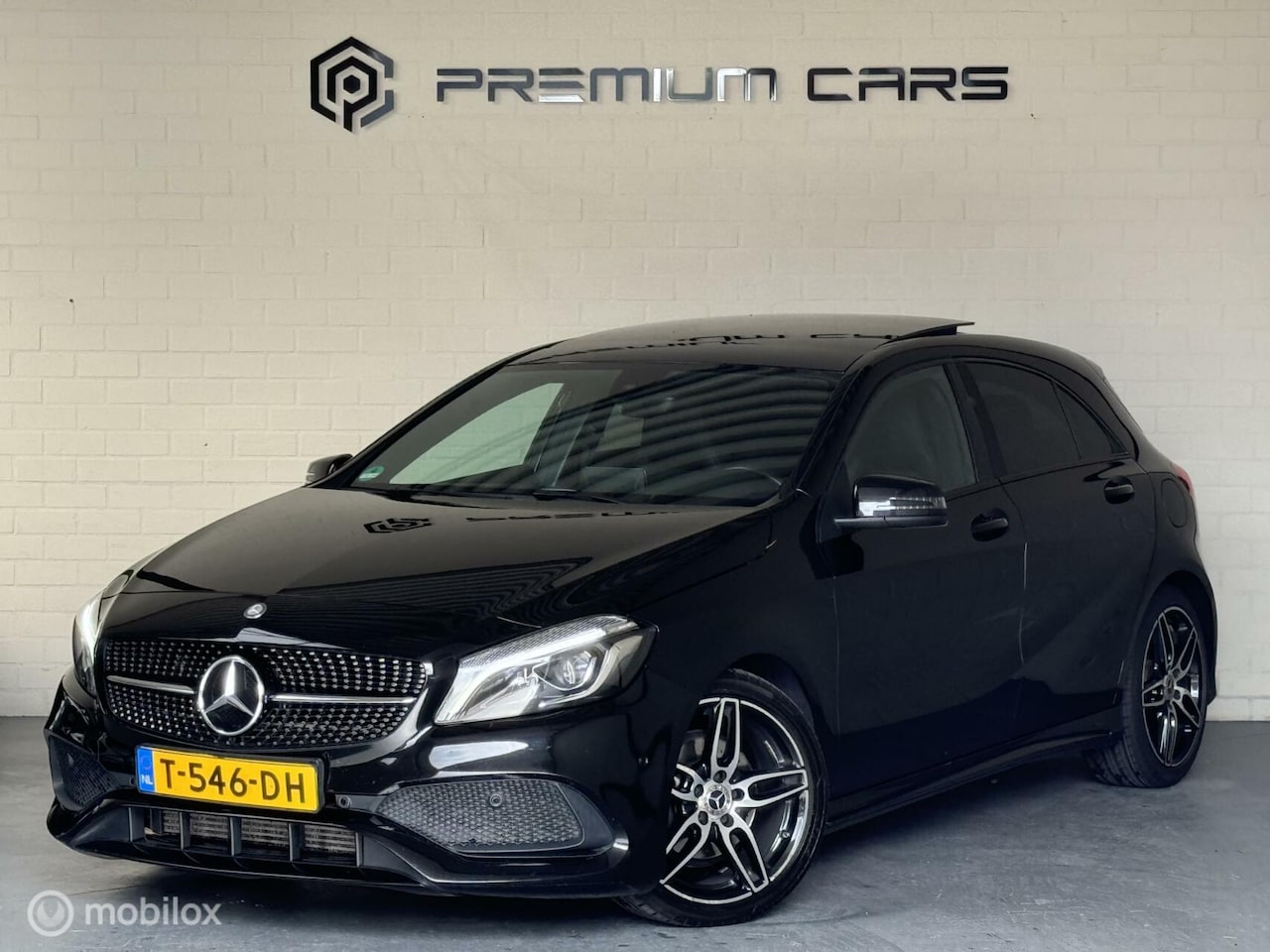 Mercedes-Benz A-klasse - 200 AMG Black-Line Pano Keyless Camera - AutoWereld.nl