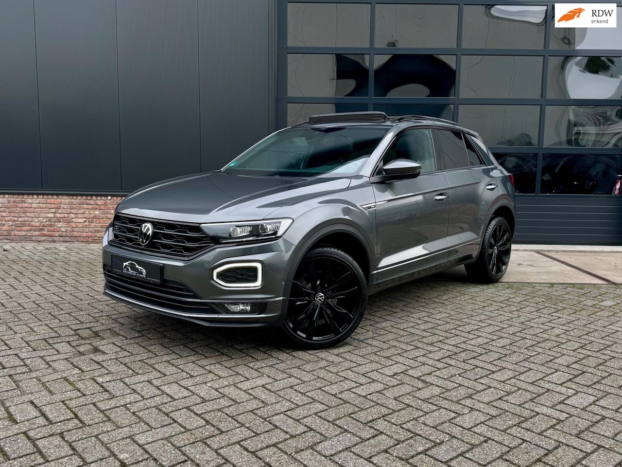 Volkswagen T-Roc - 1.5 TSI Highline R-Line Blackstyle/Pano//Led/Virt/Garantie - AutoWereld.nl