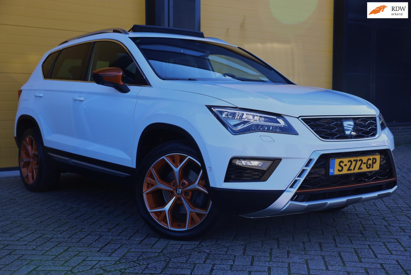 Seat Ateca - 1.4 EcoTSI Xcellence / AUT / Navi / Open Panoramadak / Camera / Cruise Control / Led / Pdc - AutoWereld.nl