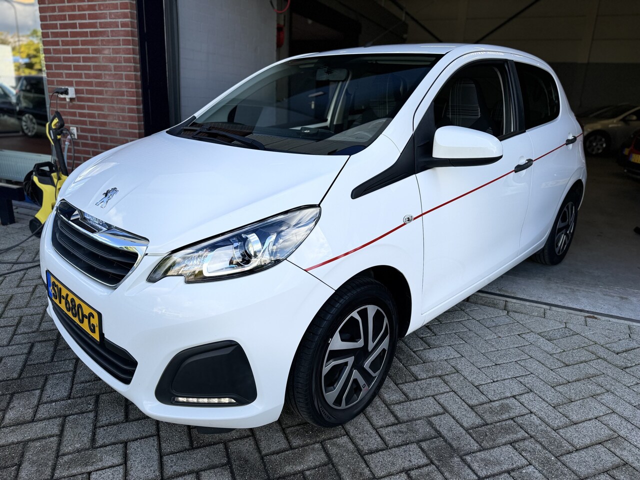 Peugeot 108 - 1.0 e-VTi Envy 1.0 e-VTi Envy - AutoWereld.nl