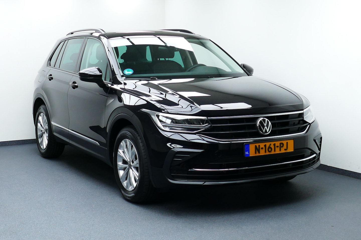 Volkswagen Tiguan - 1.5 TSI Life Business. Navi, Camera, Clima, Adaptief Cruise, Haak 1800kg - AutoWereld.nl