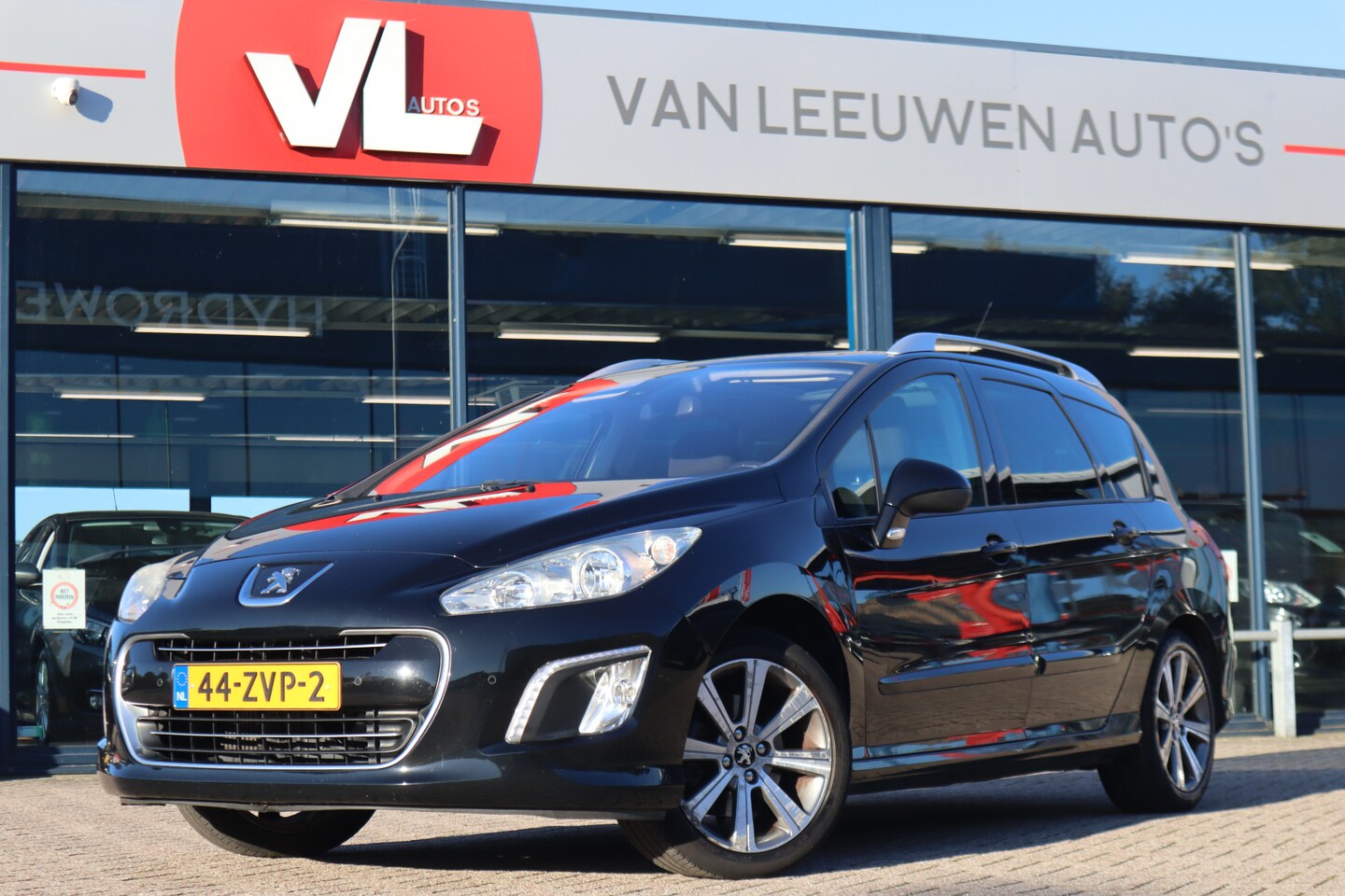 Peugeot 308 SW - 1.6 THP Allure 7p | Navi | Cruise | Trekhaak - AutoWereld.nl