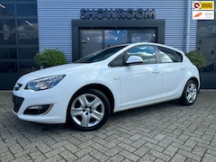 Opel Astra - 1.4 PDC|Cruisecontrol|Stoelverwarming|17 inch velgen