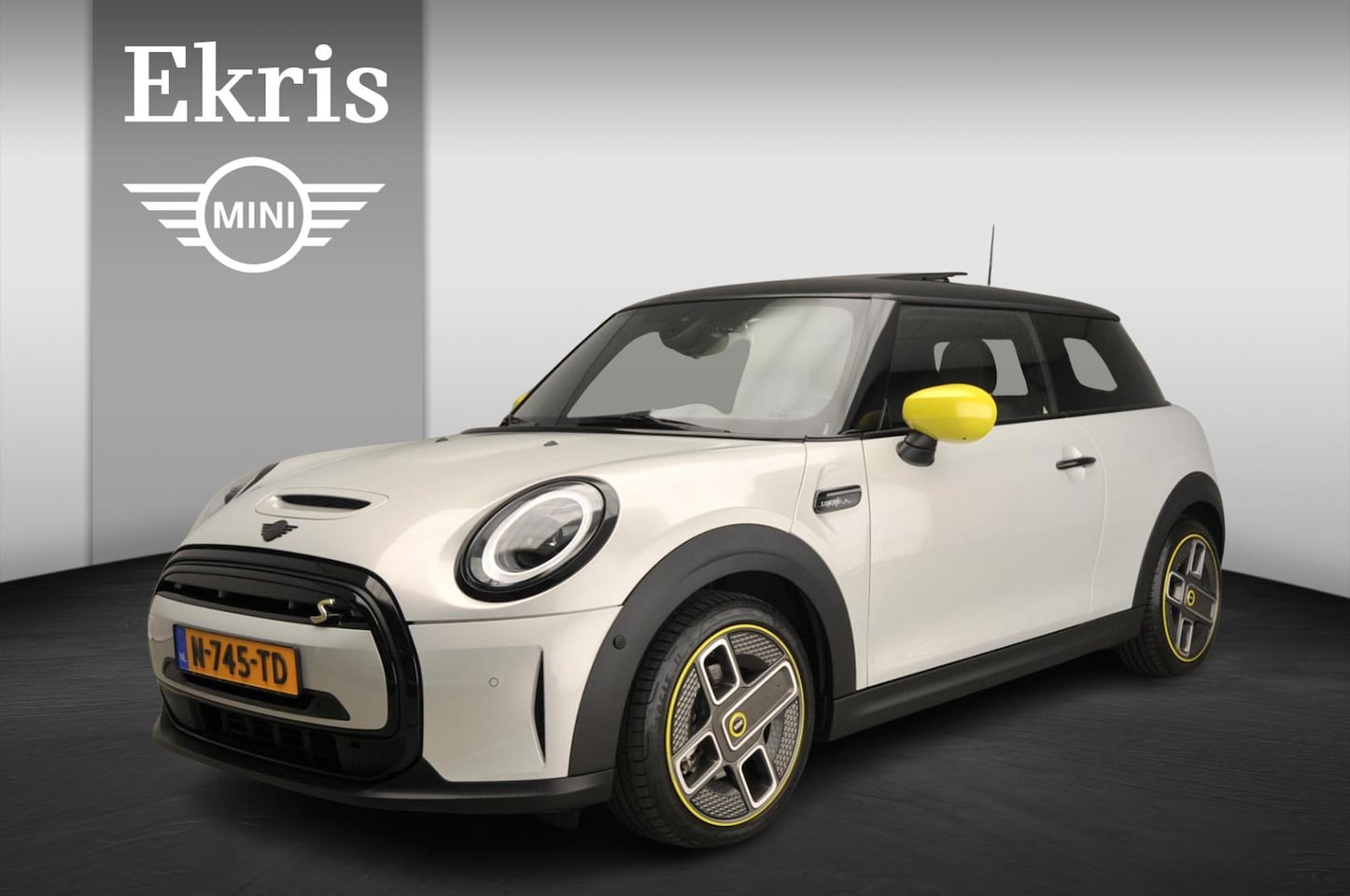 MINI Mini-Electric - Camden Edition 33 kWh | Classic | Driving Assistant Plus | Panoramadak | Camera | 17" - AutoWereld.nl