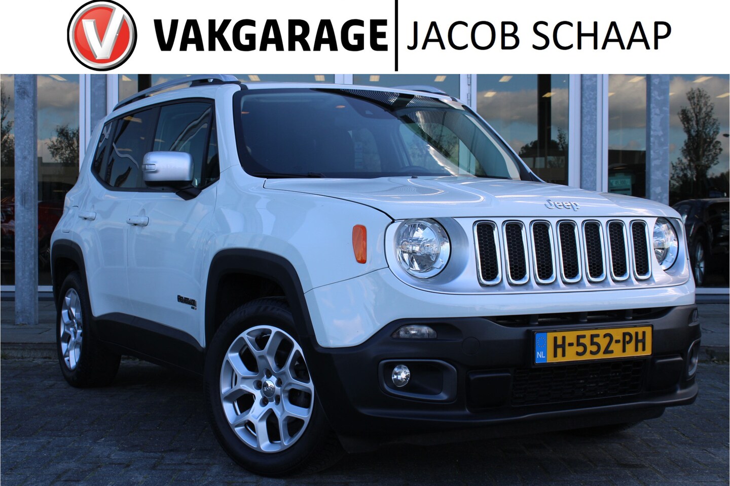 Jeep Renegade - 1.4 MultiAir Limited Cruise Control / Climate Control / Bluetooth / Trekhaak / Stoelverwar - AutoWereld.nl