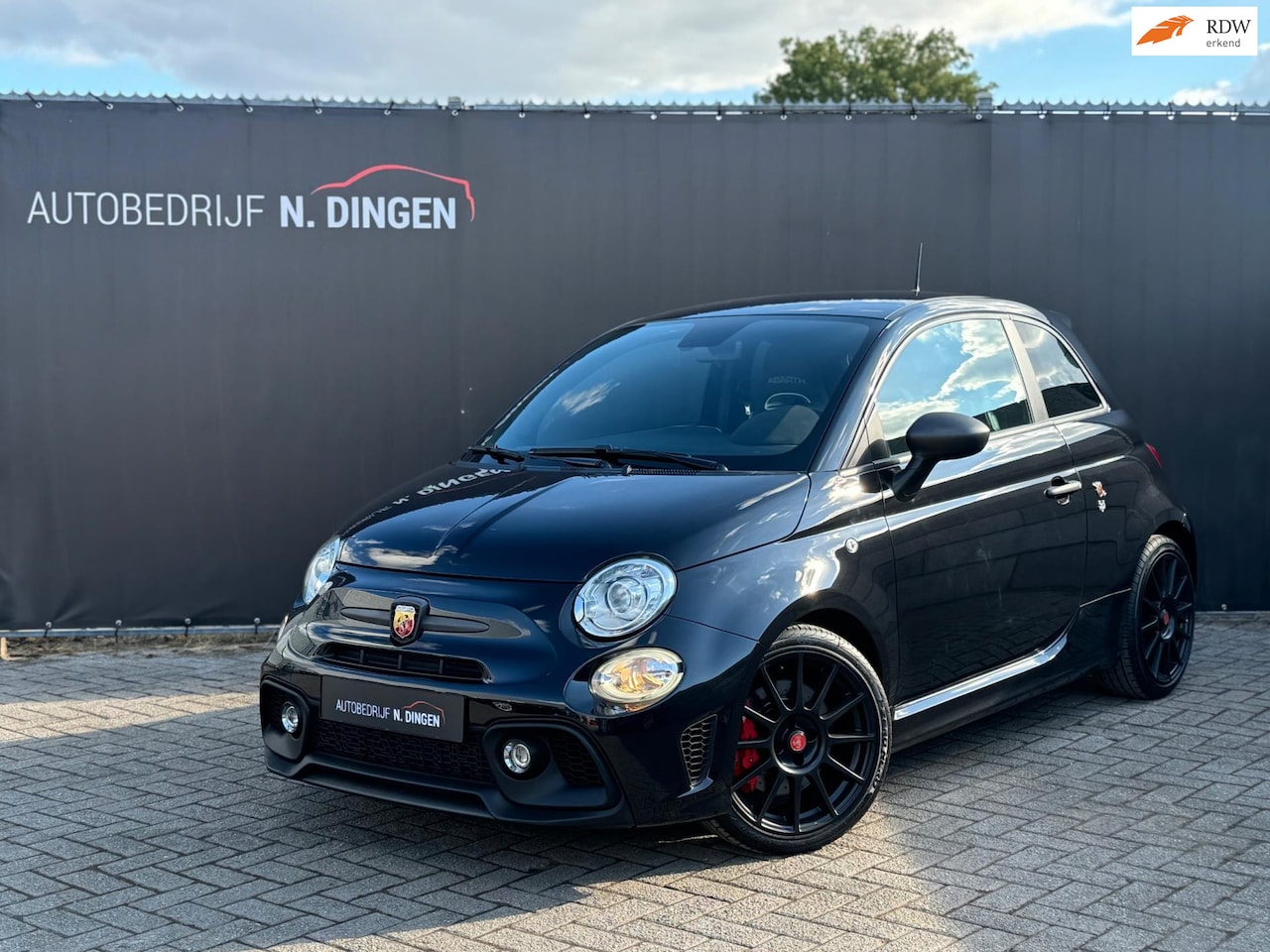 Fiat 500 Abarth - 1.4 T-Jet Competizione 70th Anniversary - AutoWereld.nl