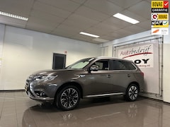 Mitsubishi Outlander - 2.0 PHEV Executive Edition * Dealer onderhouden / Camera / Navigatie / NL Auto