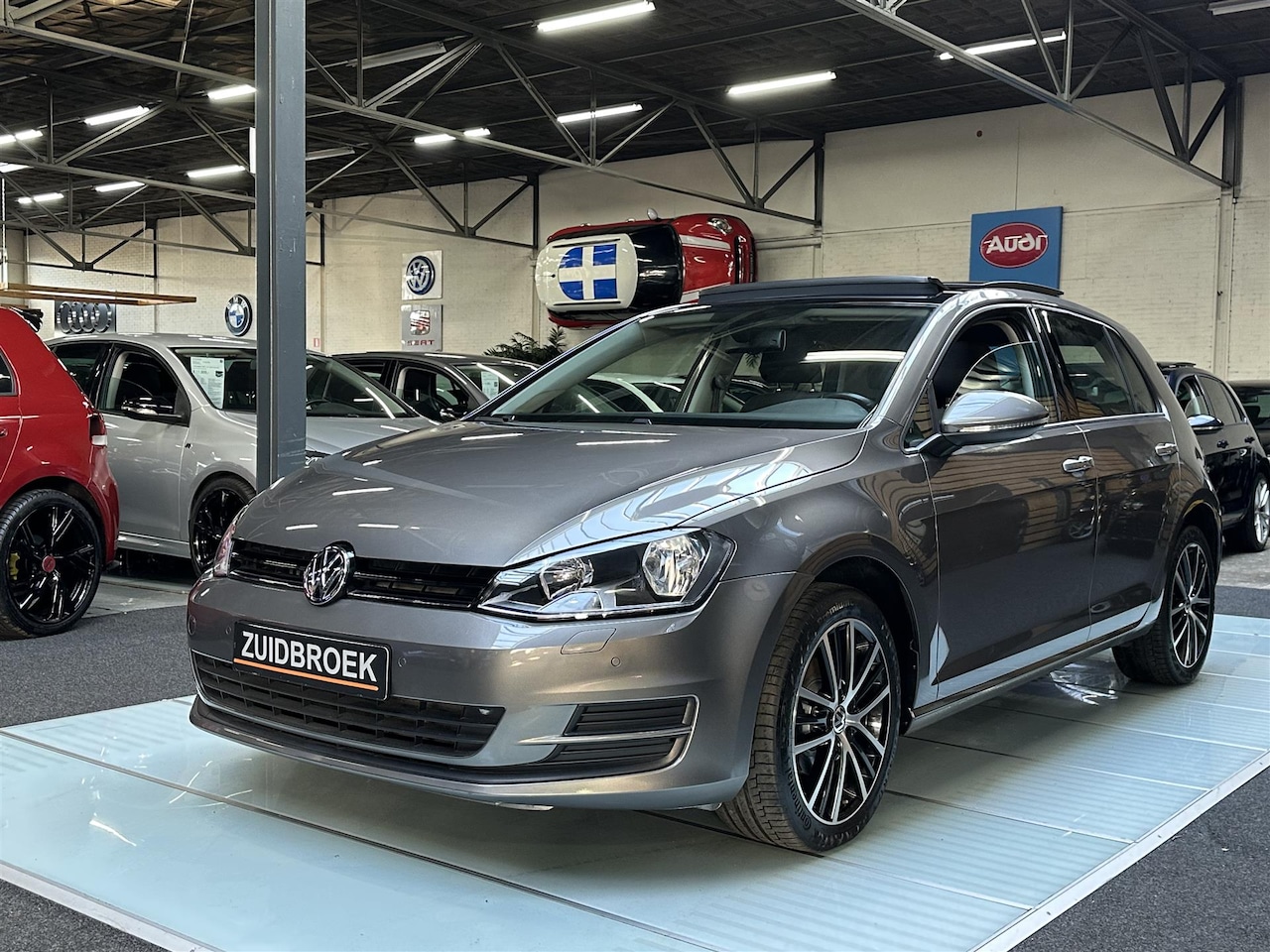 Volkswagen Golf - TSI 5-Deurs DSG **28910KM** 5-Deurs PANODAK Clima Airco - AutoWereld.nl