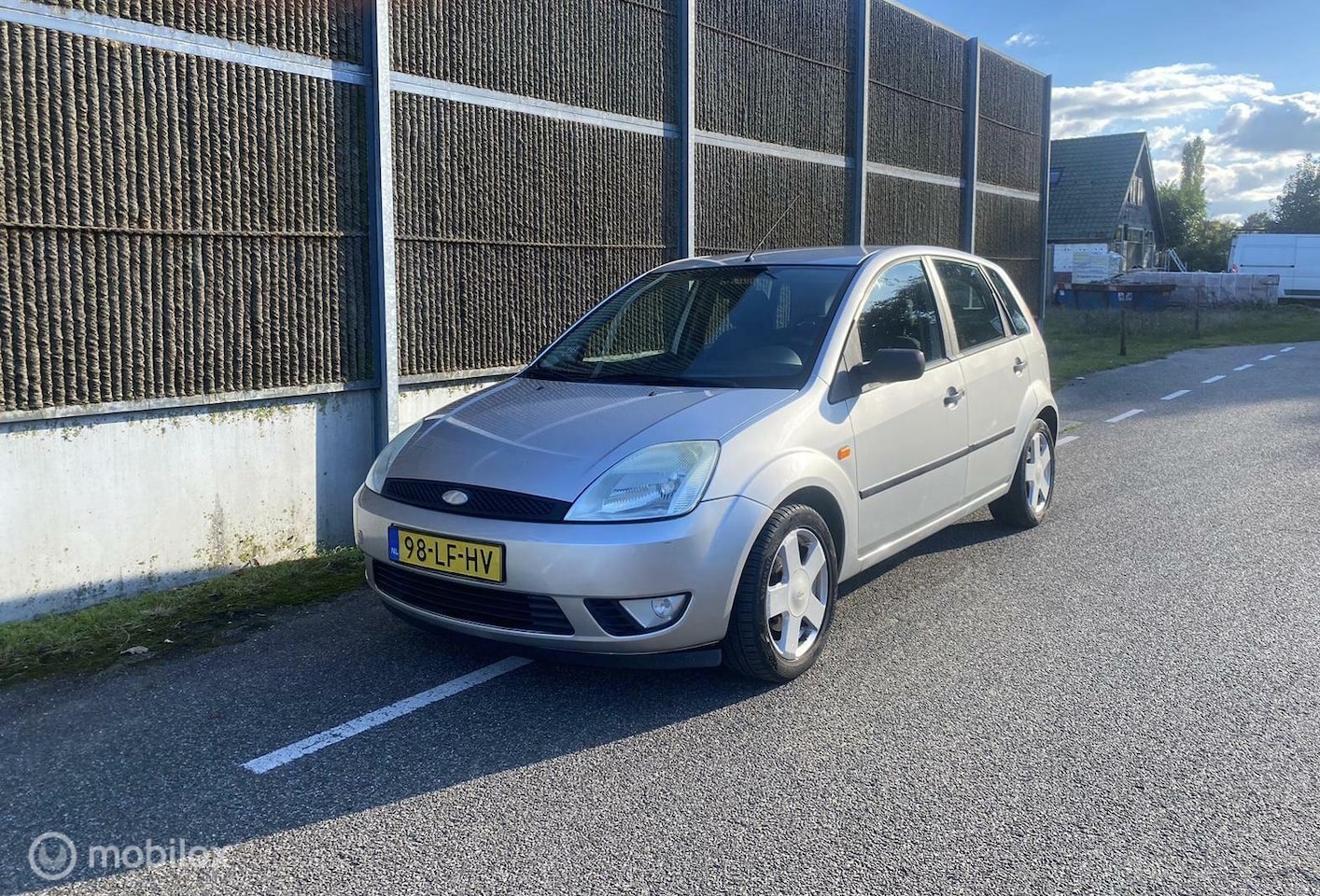 Ford Fiesta - 1.4-16V Ambiente LAGEKM/NAP/APK/AIRCO - AutoWereld.nl