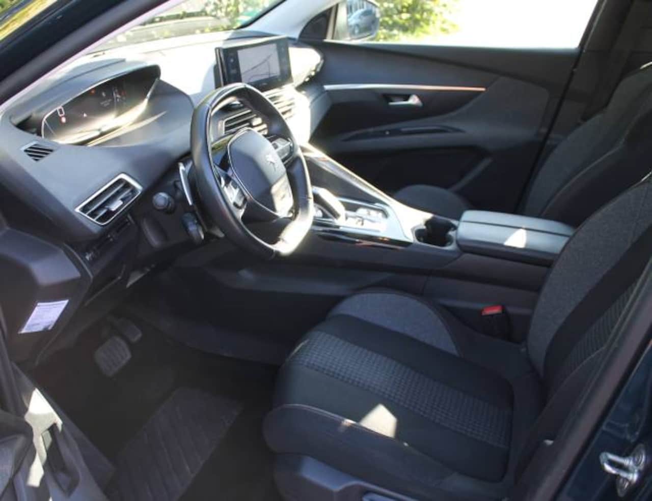 Peugeot 5008 - 1.2 PureTech 130pk S&amp;S EAT8 Active Pack