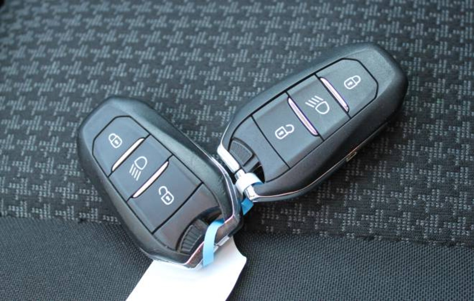 Peugeot 5008 - 1.2 PureTech 130pk S&amp;S EAT8 Active Pack