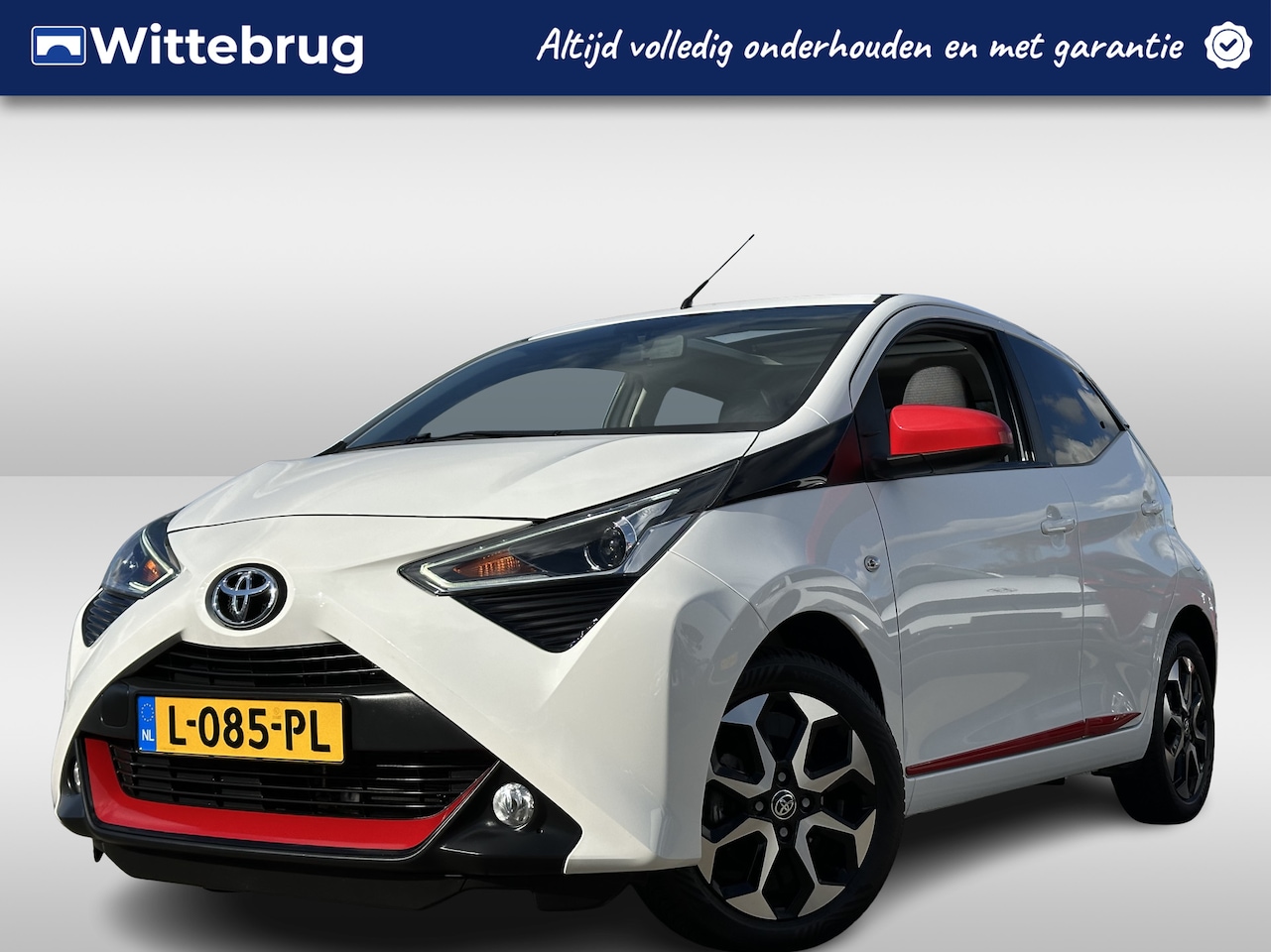 Toyota Aygo - 1.0 VVT-i x-joy Cabrio Automaat | Apple Carplay | Climate Control | Vouwdak | Camera - AutoWereld.nl