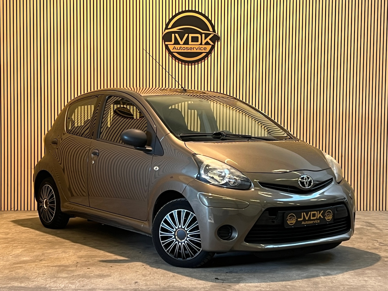 Toyota Aygo - 1.0 VVT-i Aspiration 5 - DEURS, AIRCO, ELECTR. RAMEN - AutoWereld.nl