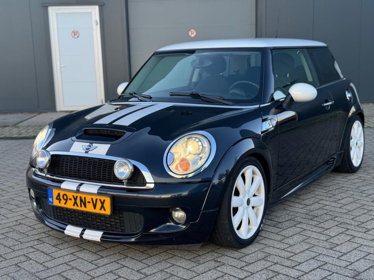 MINI Cooper S - Mini 1.6 Chili John Works Clima Leer Zwart - AutoWereld.nl