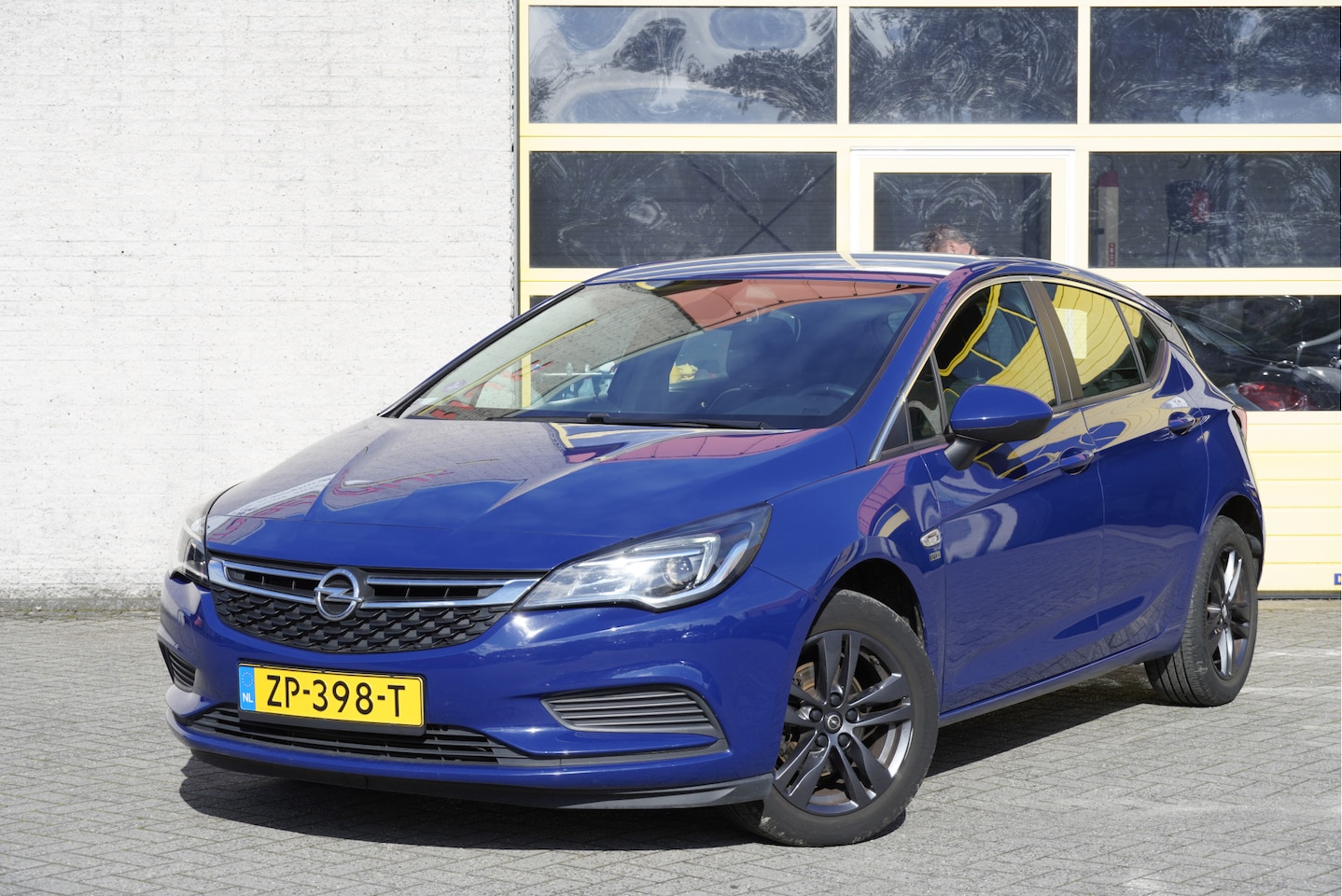 Opel Astra - 1.0 Turbo 5drs 120 Jaar Edition BJ2019 Lmv 16" | Led | Navi | Airco | Cruise control | Get - AutoWereld.nl