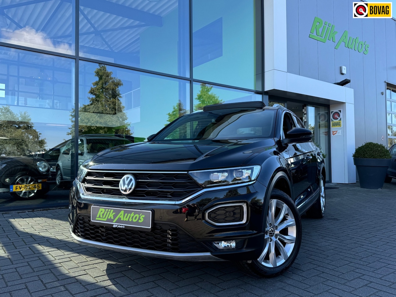 Volkswagen T-Roc - 2.0 TSI 4Motion R-Line * Panoramadak * Camera * Virtual Cockpit - AutoWereld.nl