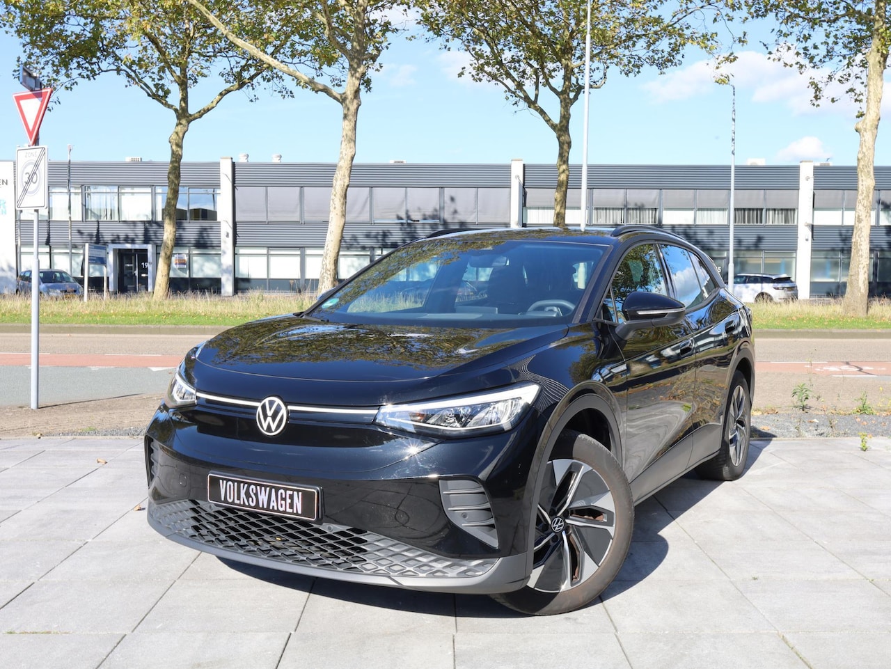 Volkswagen ID.4 - Pure 52 kWh 170 PK | Carplay | Navigatie | 19"Inch | LED | DAB - AutoWereld.nl