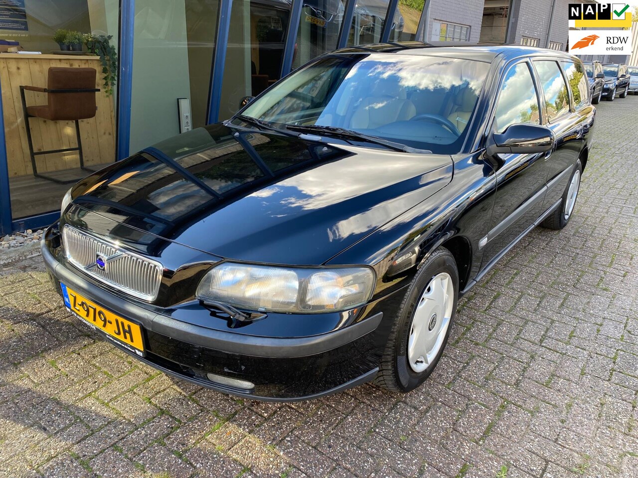 Volvo V70 - 2.4 Youngtimer 137.000KM!!! - AutoWereld.nl