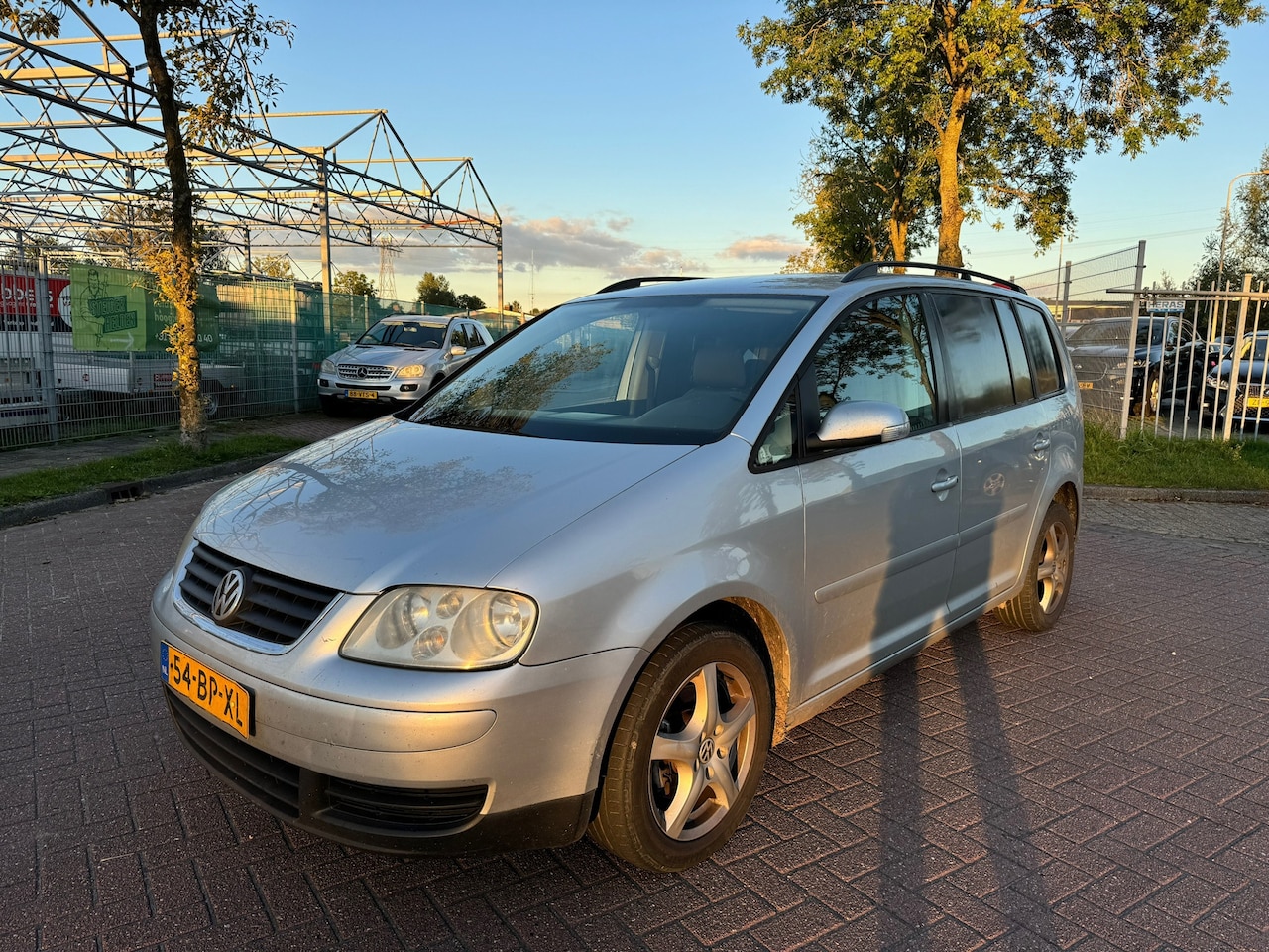 Volkswagen Touran - 1.9 TDI automaat grijskenteken - AutoWereld.nl