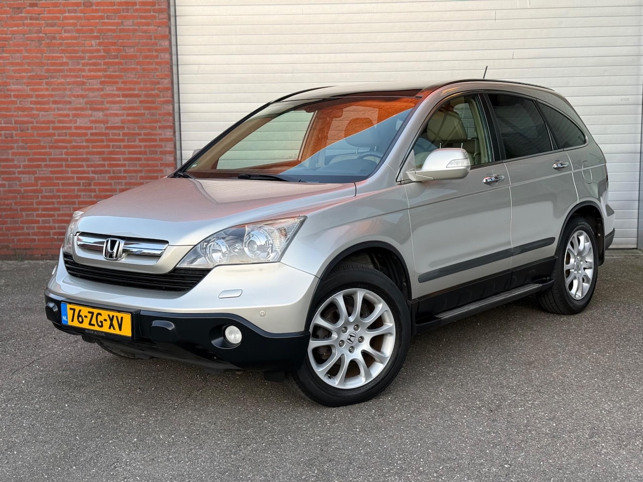 Honda CR-V - 2.0i Executive| AUTOMAAT | LEER | PANO| NEW APK| NAP - AutoWereld.nl