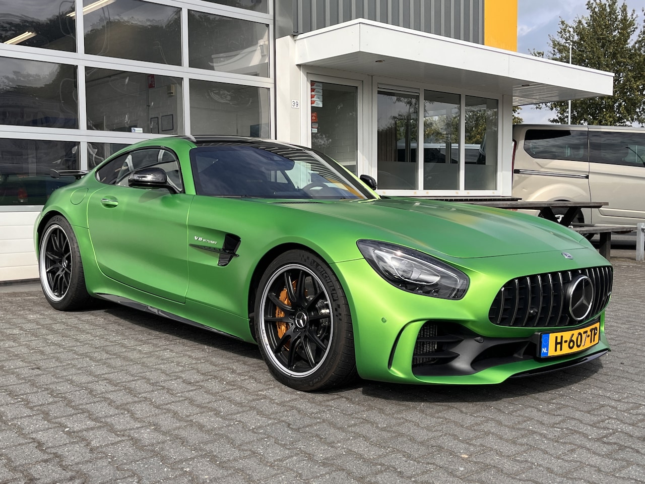 Mercedes-Benz AMG GT - 4.0 R 3016 KM Nieuwstaat 585PK Burmeester Carbon Keramische Remmen - AutoWereld.nl