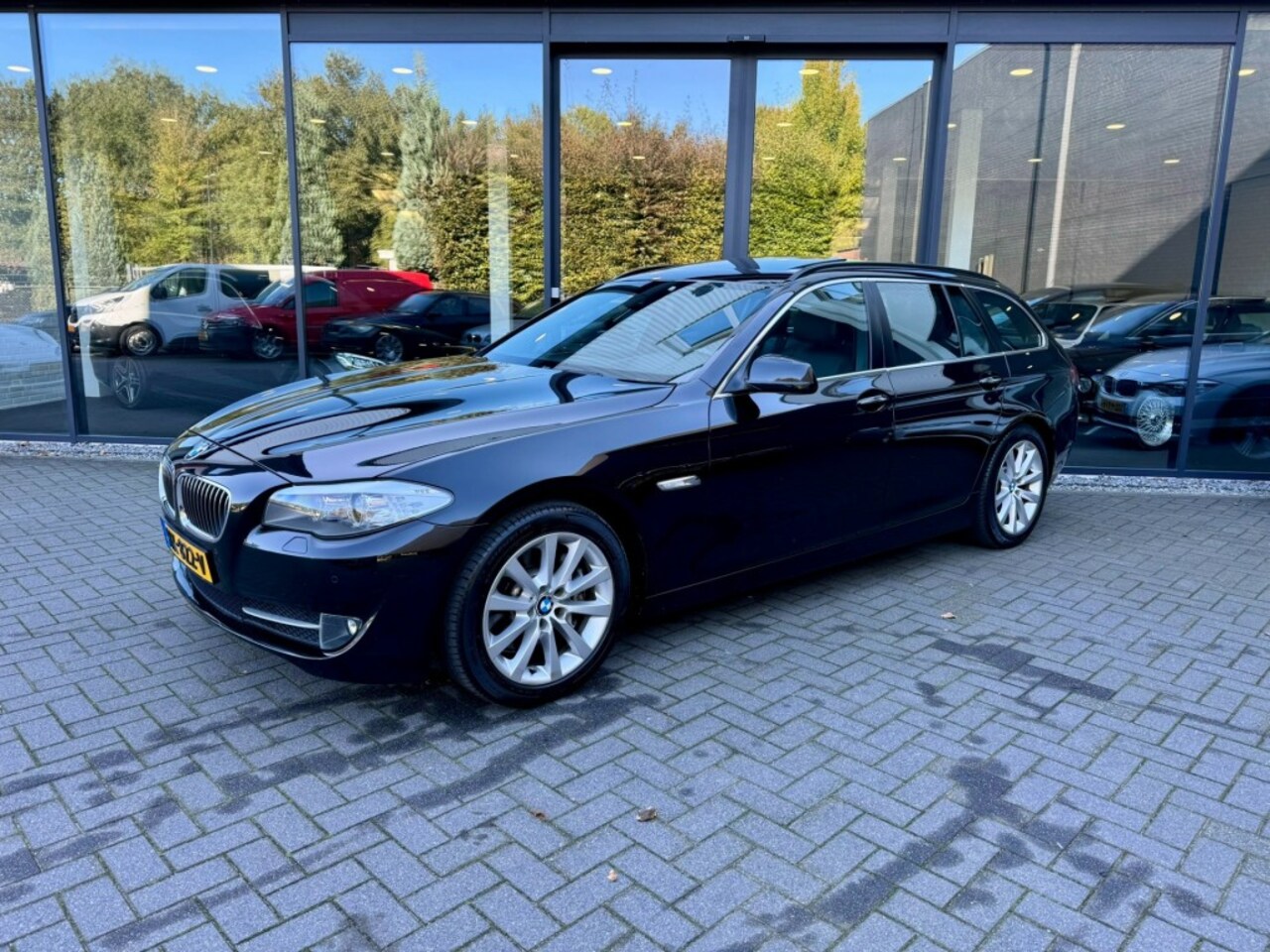 BMW 5-serie Touring - Touring 528i 6-Cil High Exe,HUD,Pano,Sportleer,Xenon,NaviPro,Sto - AutoWereld.nl