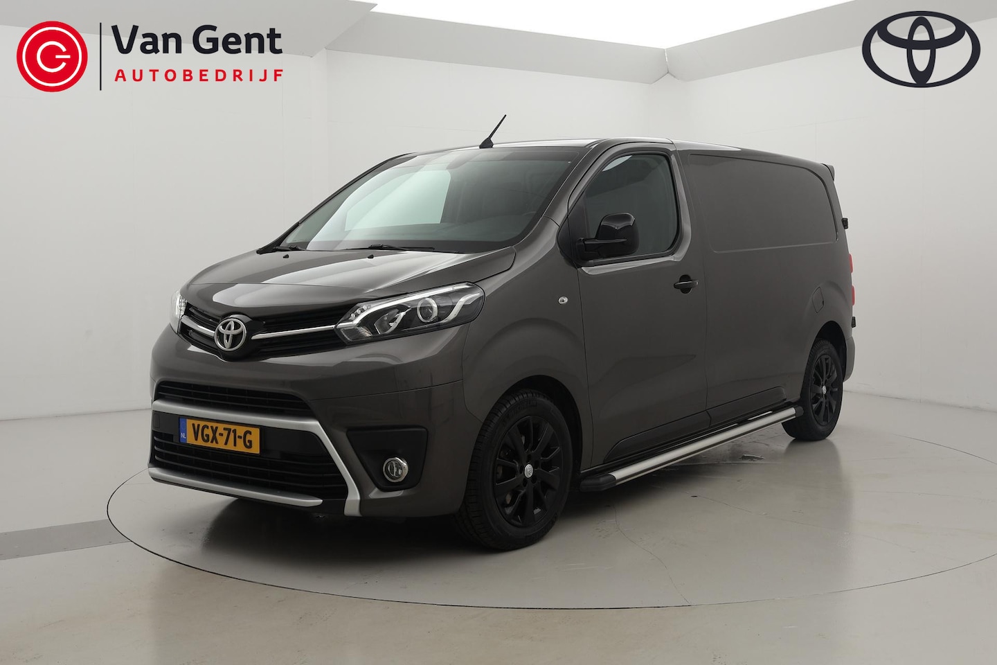 Toyota ProAce Worker - 2.0 D-4D Black Line Leder Automaat - AutoWereld.nl