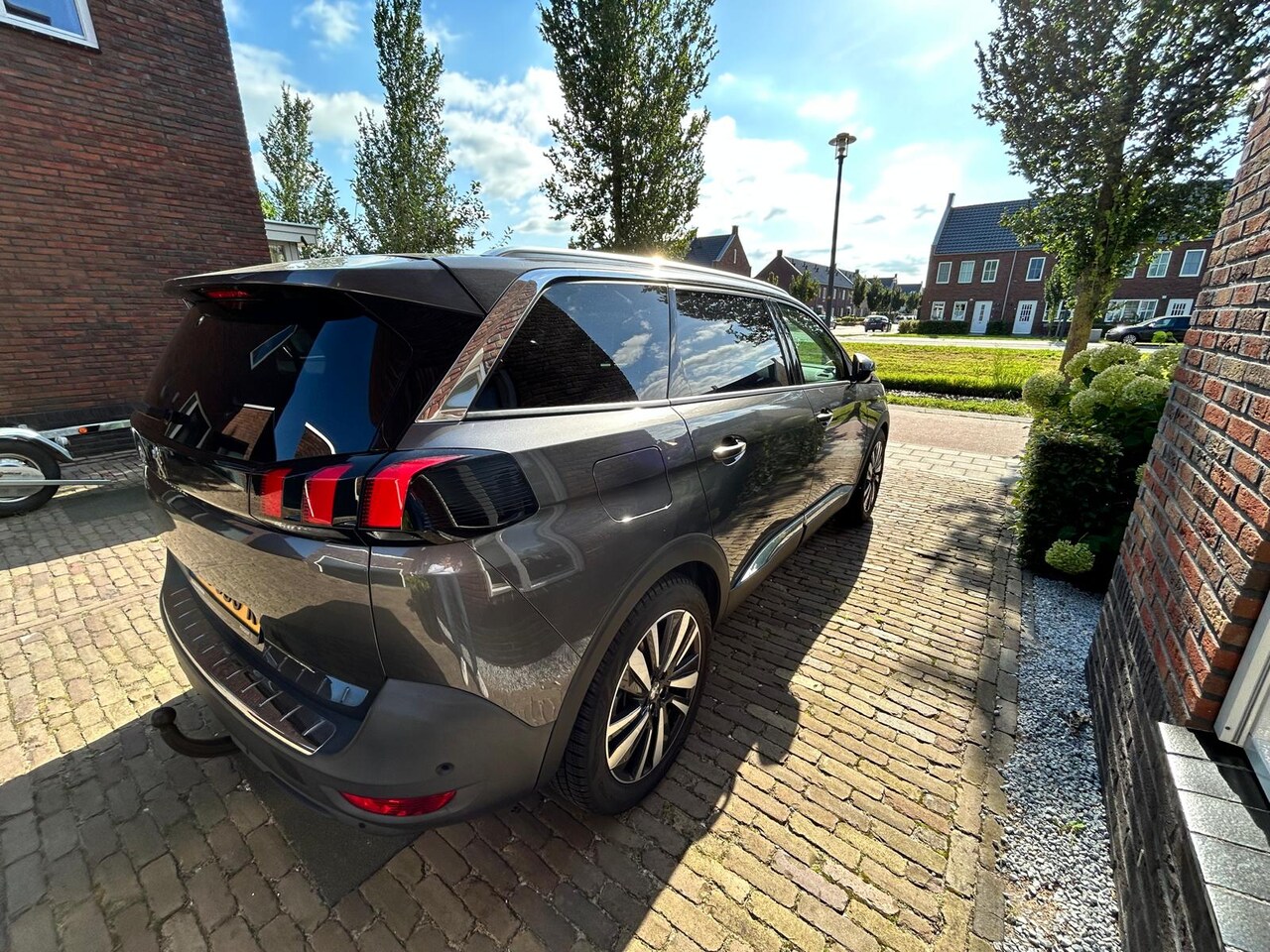 Peugeot 5008 - 1.2 PureTech Allure Full LED | Trekhaak afneembaar | 7 Persoons - AutoWereld.nl