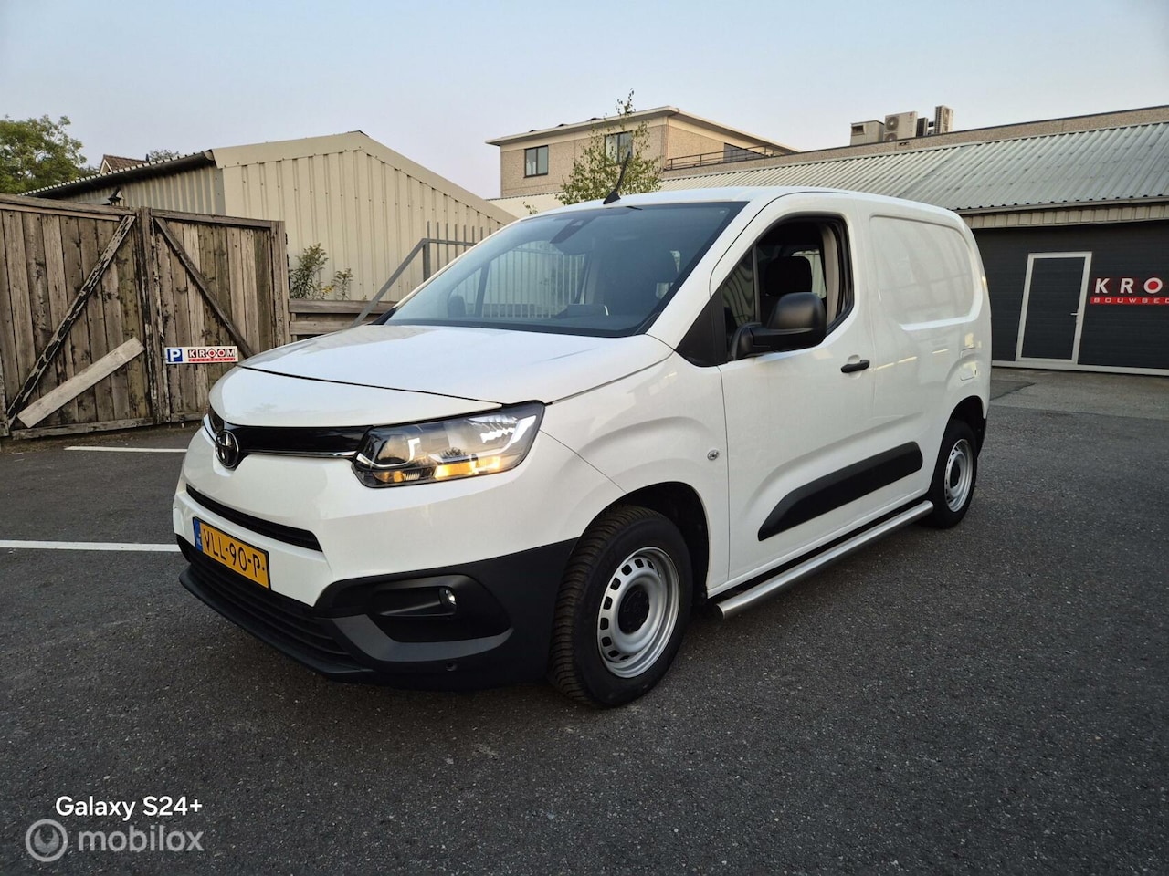 Toyota ProAce City - 1.5 D-4D Navigator 1.5 D-4D Navigator - AutoWereld.nl