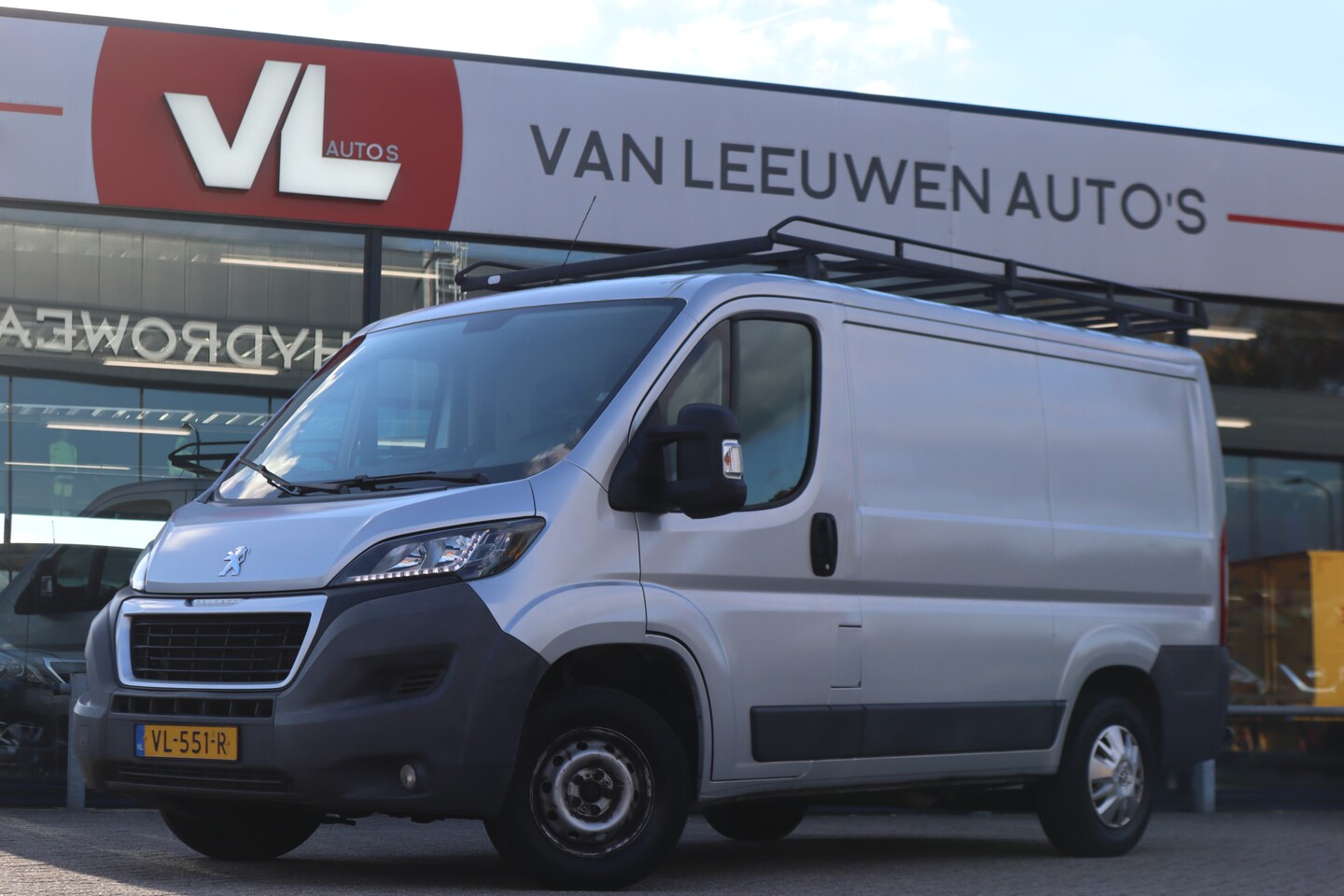 Peugeot Boxer - 330 2.2 HDI L1H1 Première | Navi | Achteruitrijcamera | Imperial - AutoWereld.nl